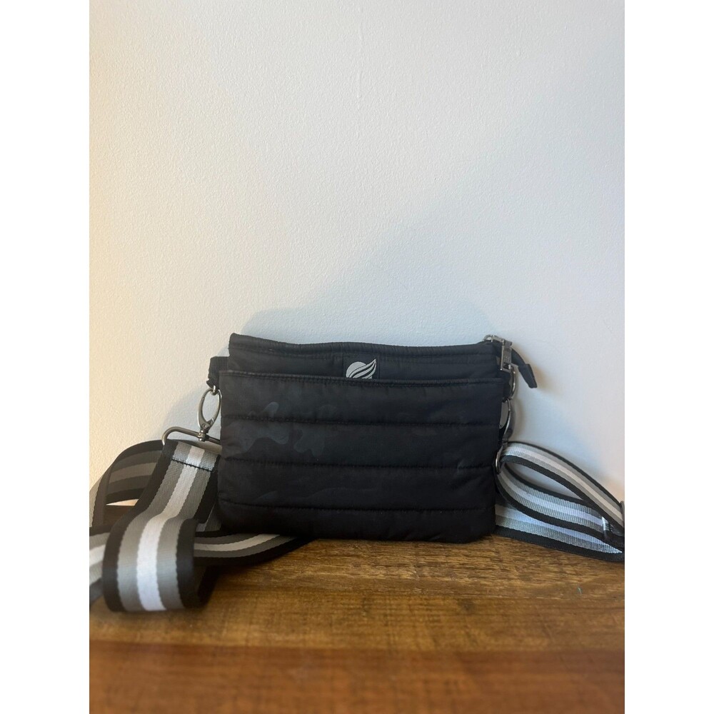 Think Rolyn Quilted Puffer Bum Crossbody Camo Black Bag Travel Purse W Shoulder - Picture 4 of 6